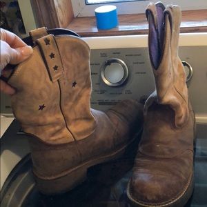 Ariat cowgirl boots